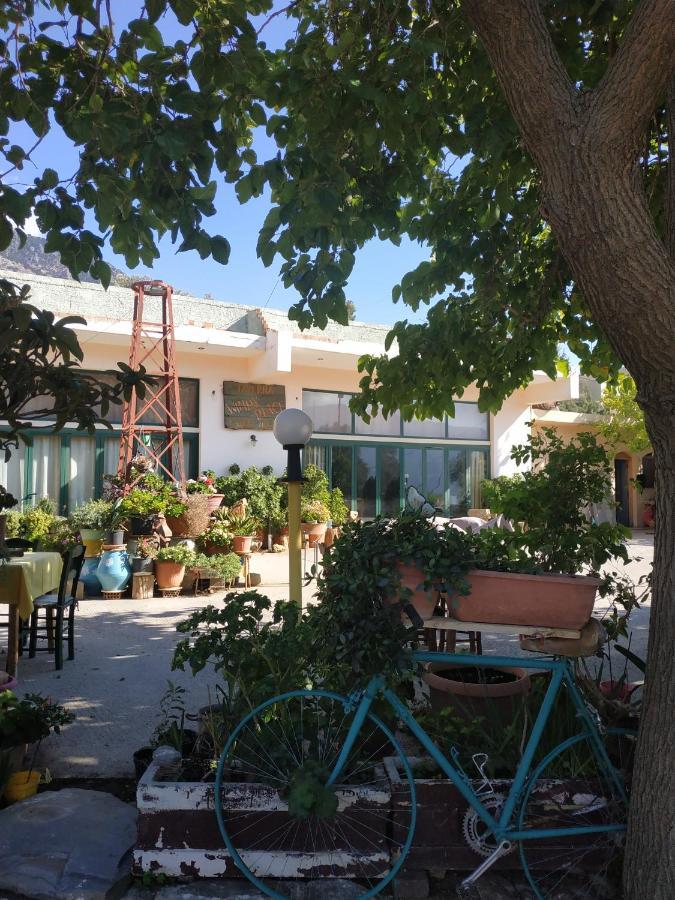 Windy Place Fourfouras Exterior photo