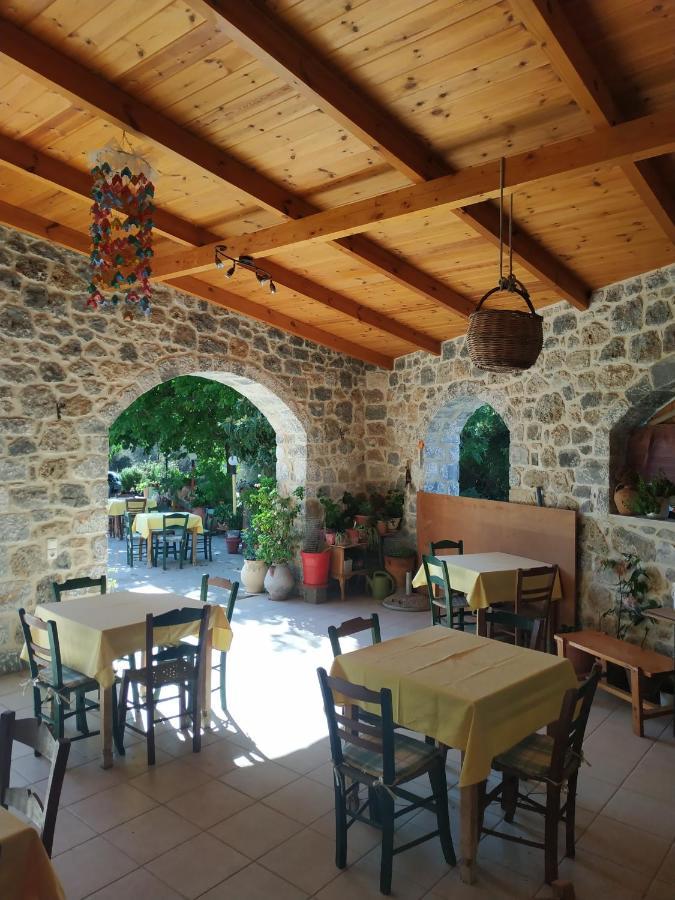 Windy Place Fourfouras Exterior photo