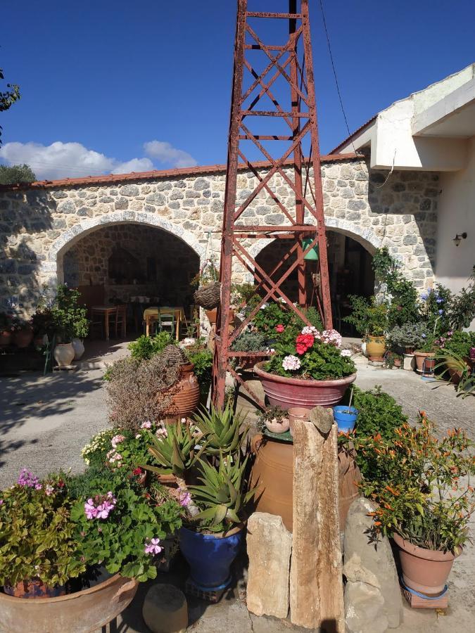 Windy Place Fourfouras Exterior photo