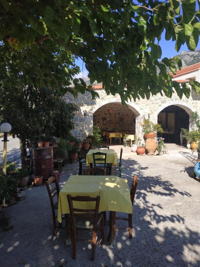 Windy Place Fourfouras Exterior photo