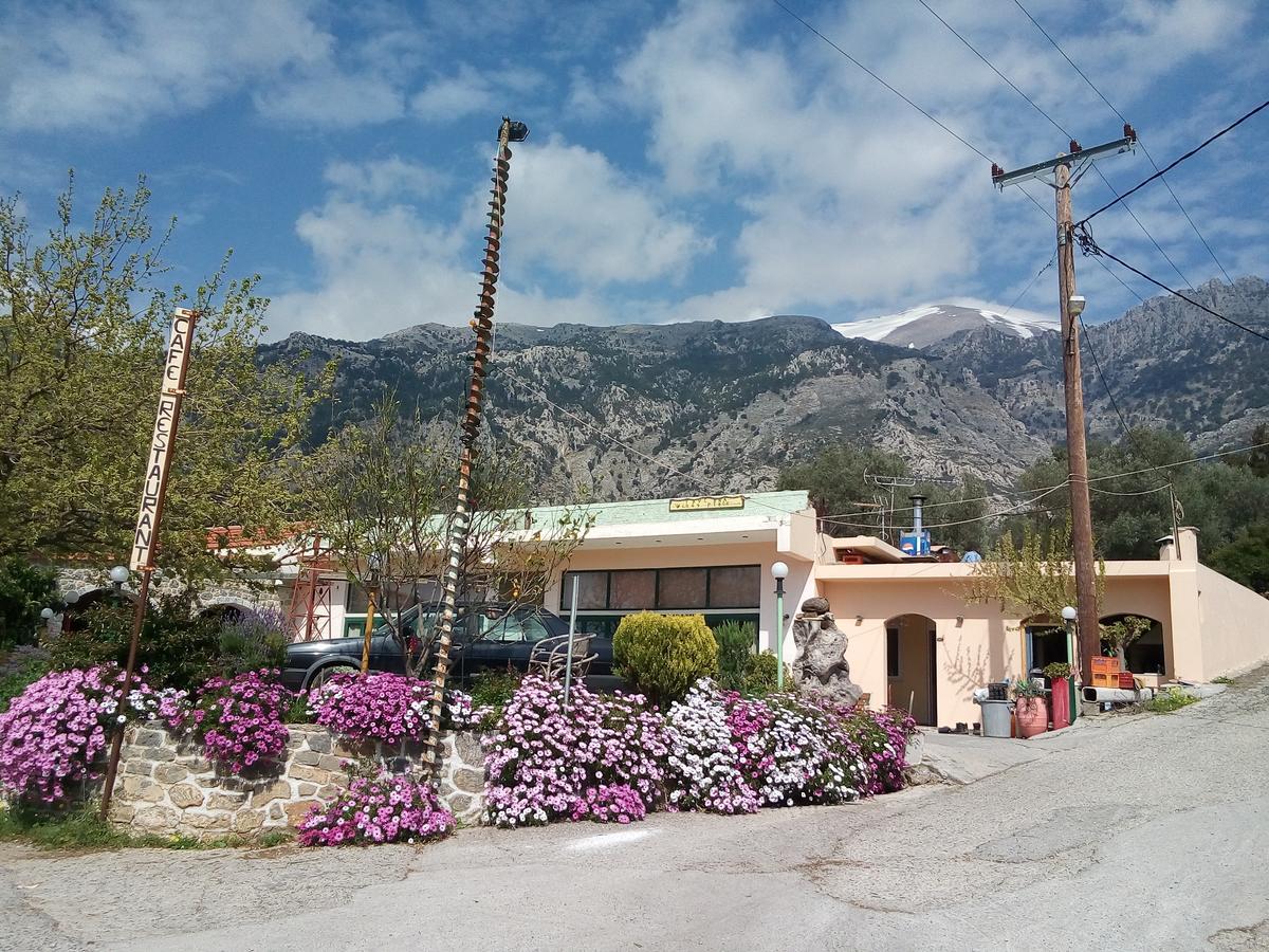Windy Place Fourfouras Exterior photo